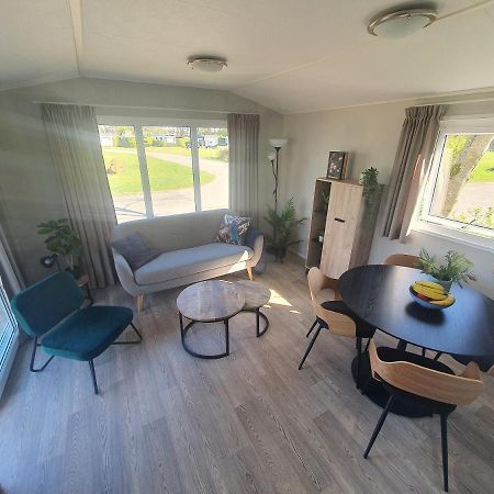 Gezellig Chalet Op Een Prachtige Plek In Drenthe Met Vrij Uitzicht Villa Tynaarlo Luaran gambar